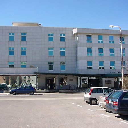 Hotel Tabor Сежана Екстериор снимка