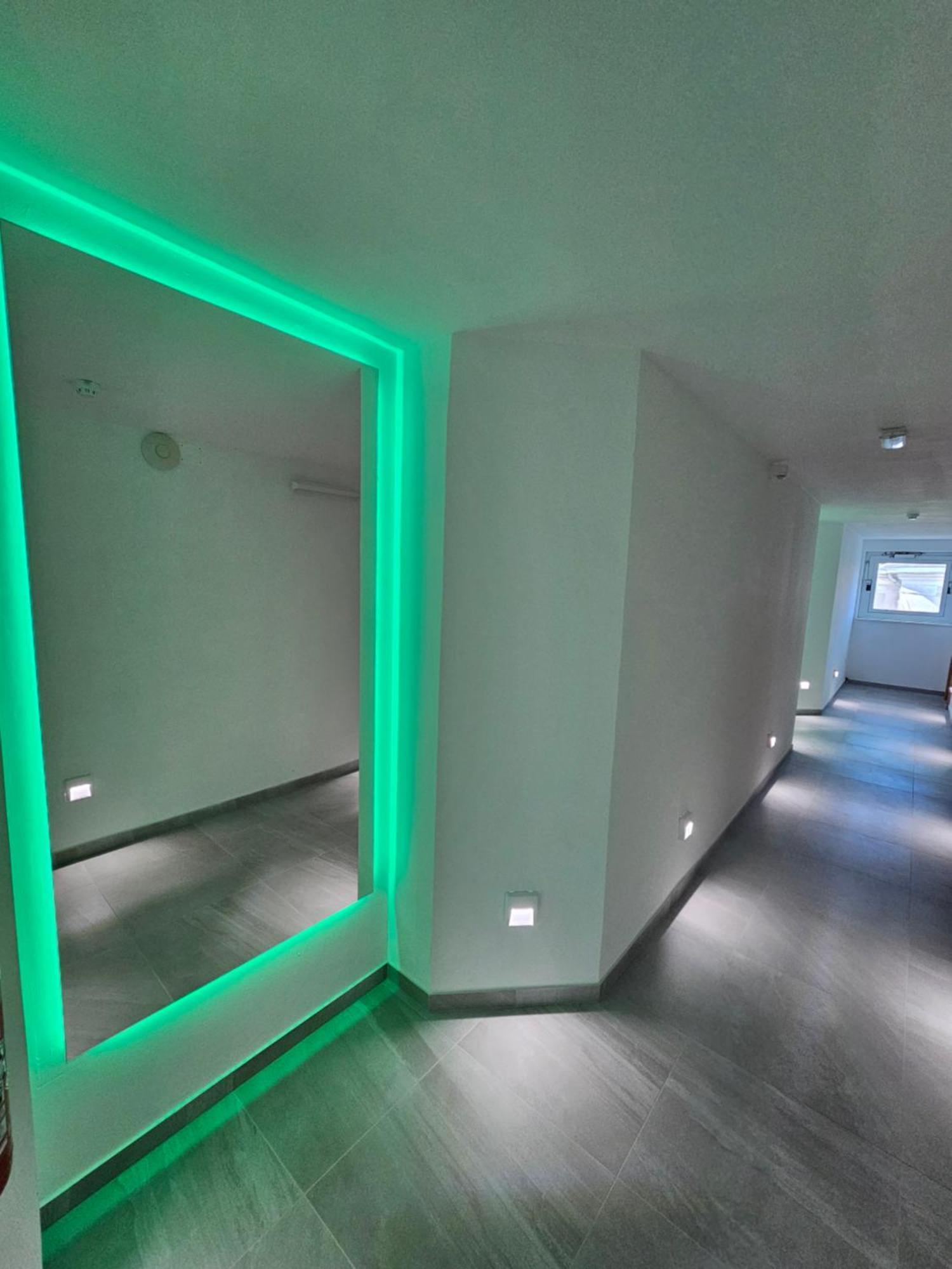 Hotel Tabor Сежана Екстериор снимка