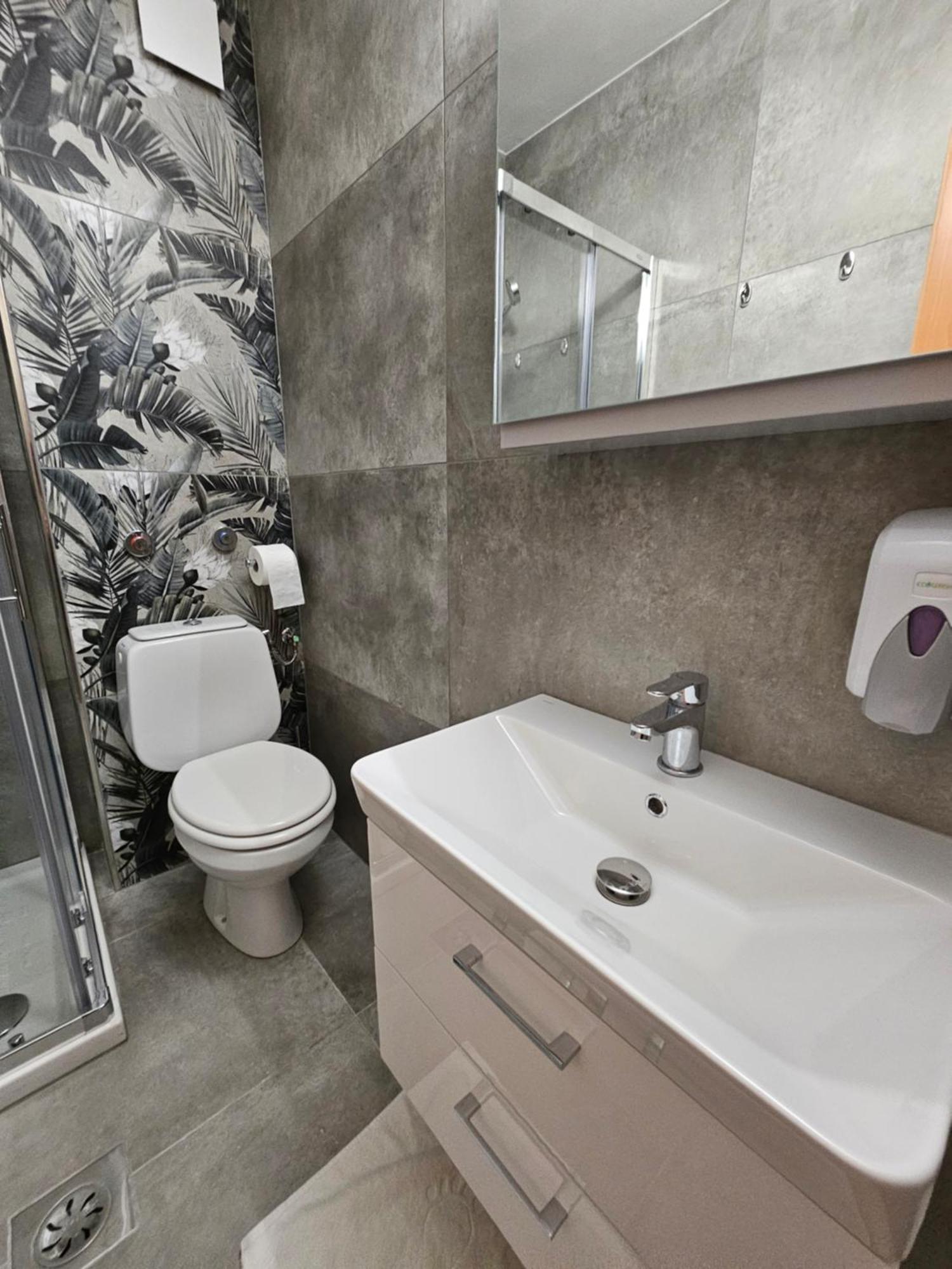 Hotel Tabor Сежана Екстериор снимка