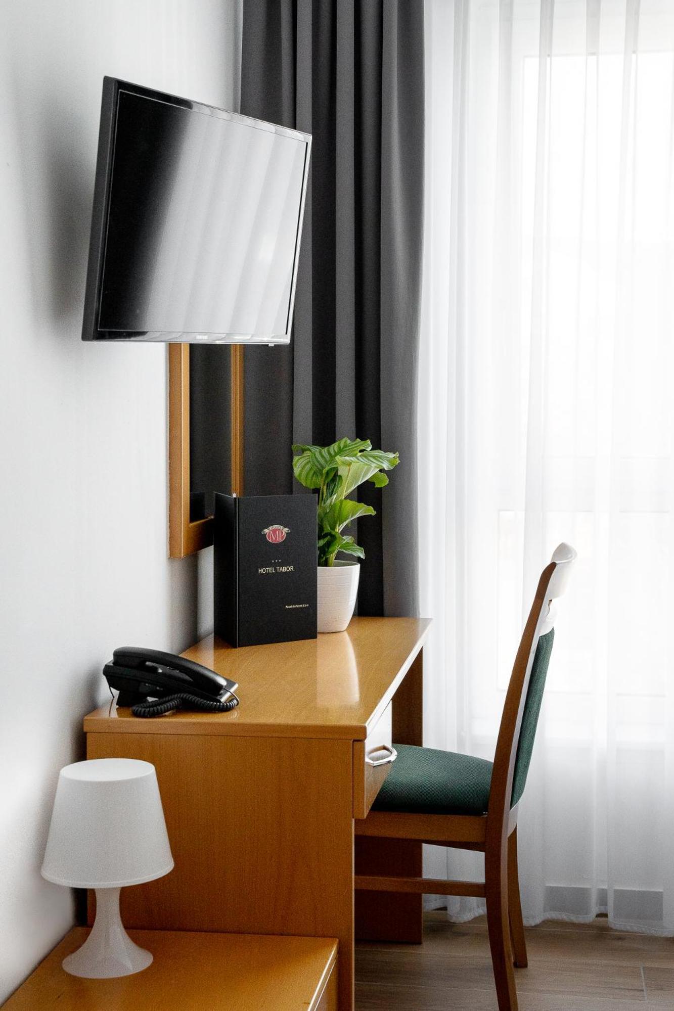 Hotel Tabor Сежана Екстериор снимка